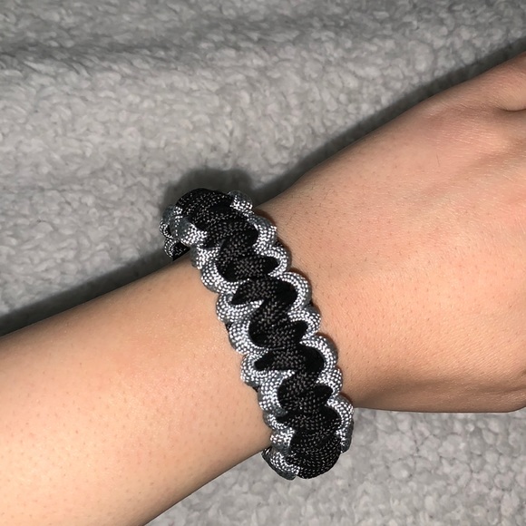 Grey and Black DNA Helix Paracord Bracelet - Picture 17 of 17